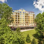Landmark Creek & Wellness 4*