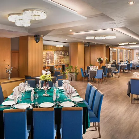 فندق Landmark Creek And Wellness 4*