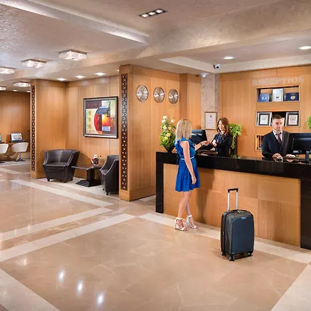 Landmark Creek And Wellness فندق بلوفديف