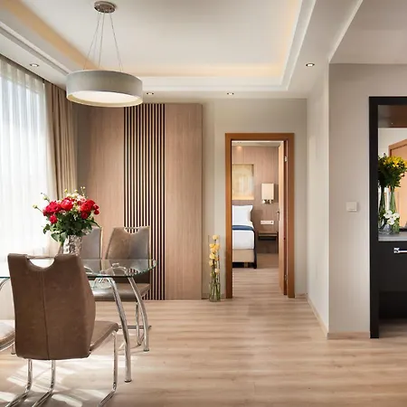 فندق Landmark Creek And Wellness 4*