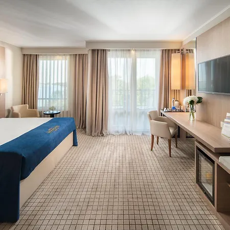Landmark Creek And Wellness 4* بلوفديف