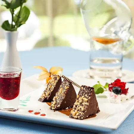 Landmark Creek & Wellness 4*