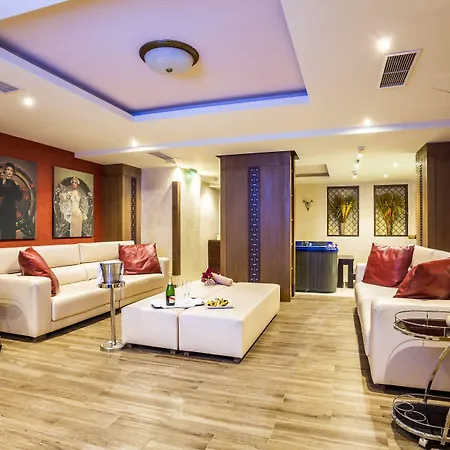 Landmark Creek & Wellness 4*